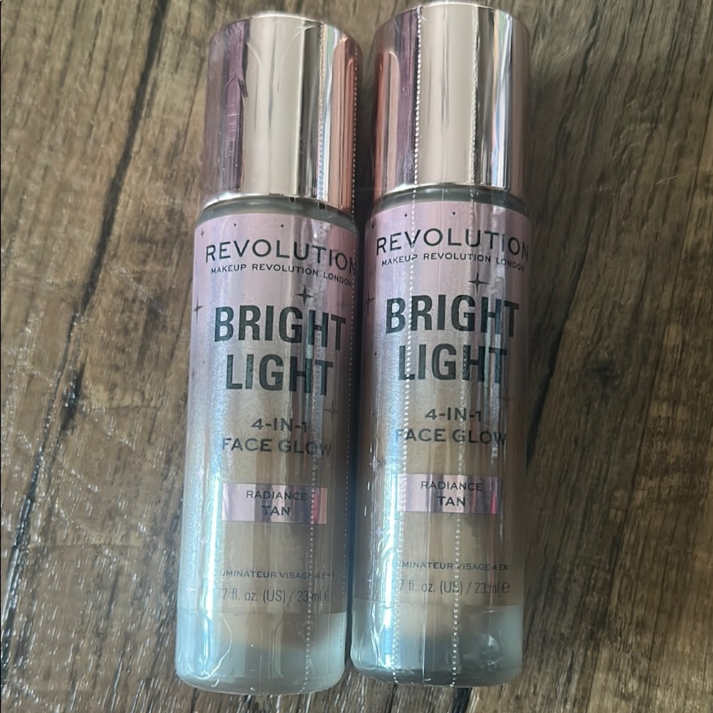 Revolution Bright Light 4-in-1 Face Glow - Radiant Tan Duos sale New Sealed x2
